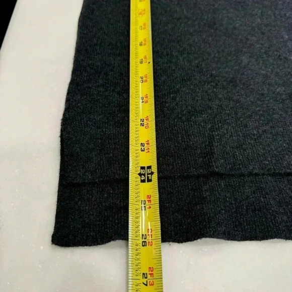 Halogen Women’s  100% Cashmere VNeck Long Sleeve Sweater Dark Gray Size Small - Picture 5 of 8